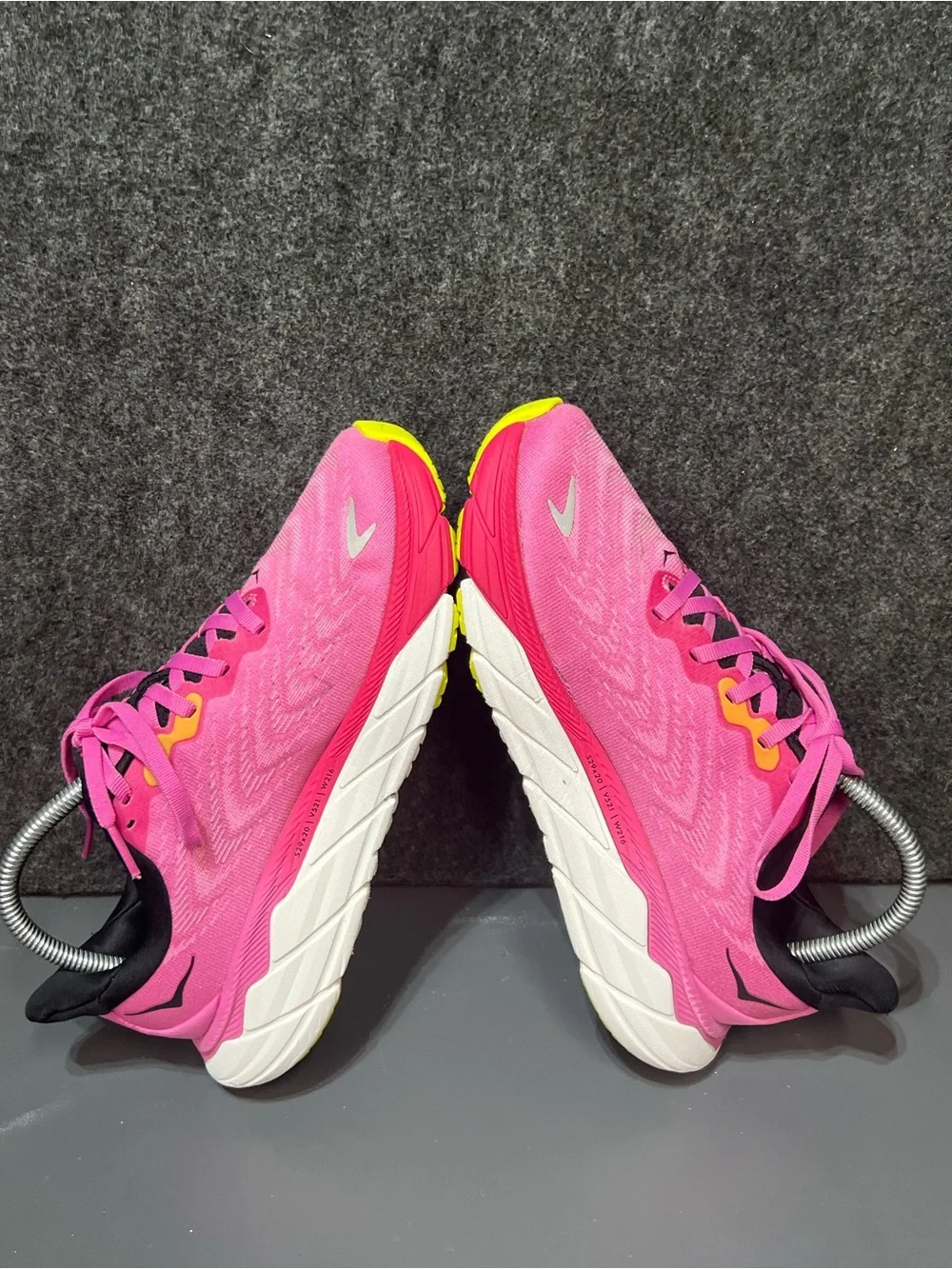 Hoka Women's Arahi 6 Running Shoes Size 7.5
